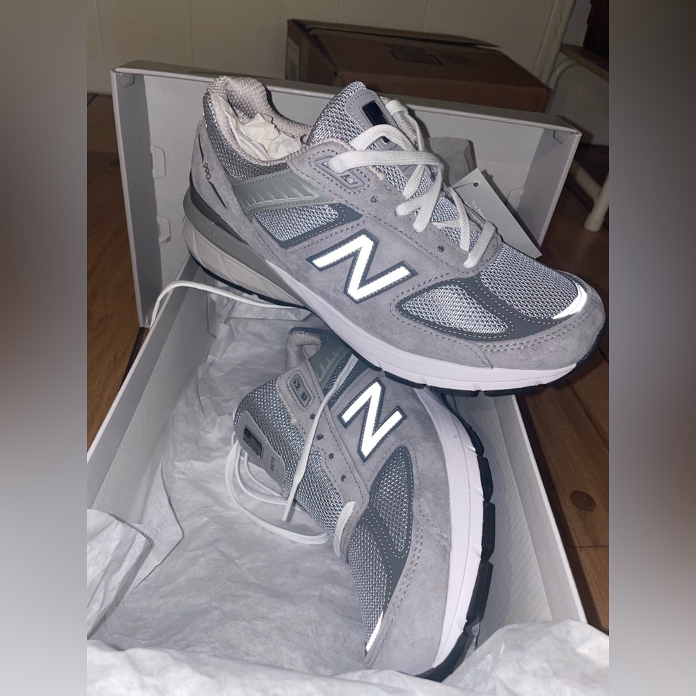 NEW BALANCE 990v5 NEW WITH TAGS!!!!! 30% OFF